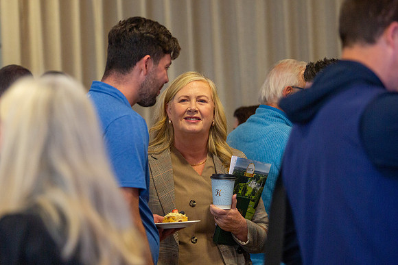 02 Networking Breakout046