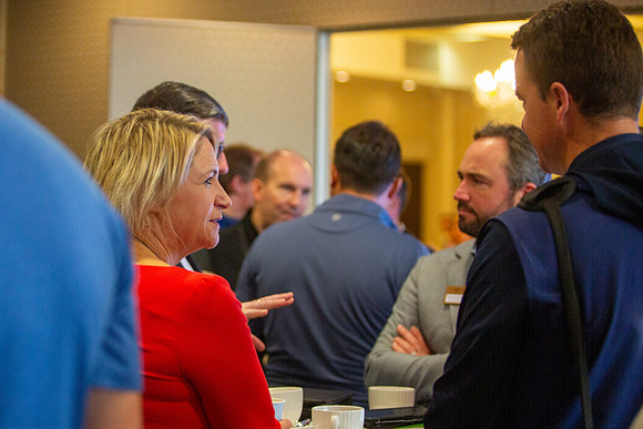 02 Networking Breakout057