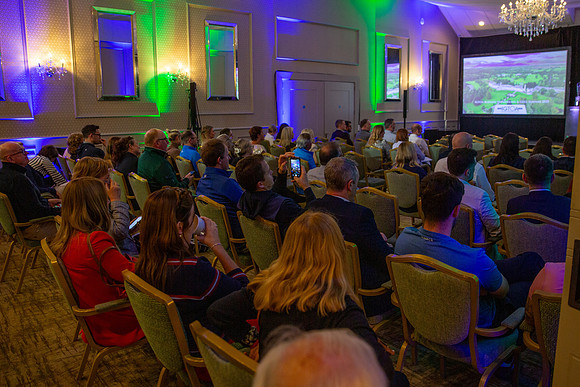 04 Conference087
